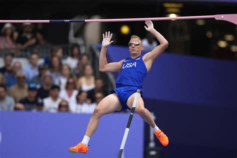 Olympic pole vault: Crushed by COVID in Tokyo, Sam Kendricks grabs ...