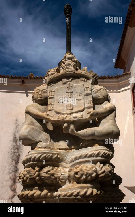 Wide Eyed And Naked Baroque Marble Figures Sitting Holding Heraldic