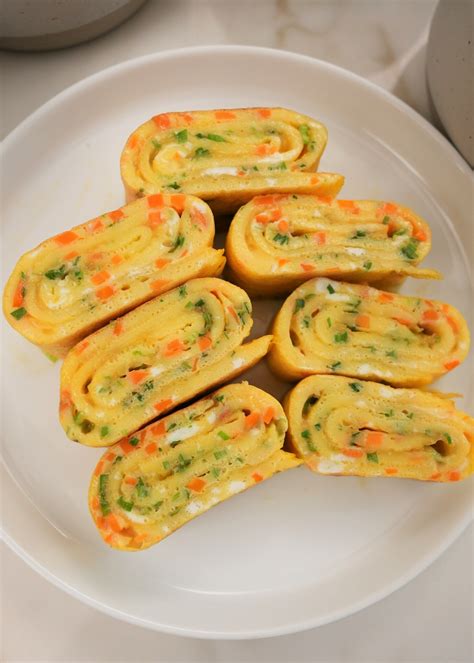 Korean Egg Roll Gyeran Mari Easy Video Cj Eats Recipes