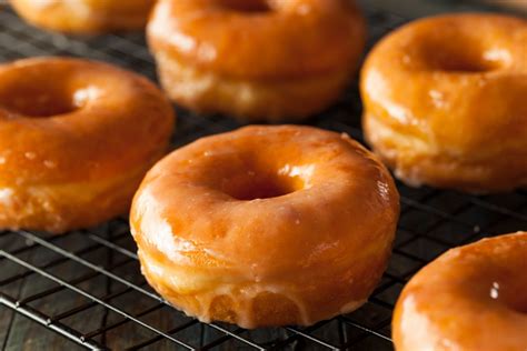 Prepara estas donas glaseadas en casa iguales a las de pastelería