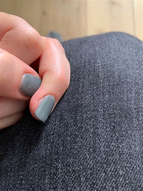 Help Fixing Fannedflared Nails New To Diy Dips My Middle Nail Is