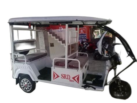 SRD Base Plus Battery Operated E Rickshaw Vehicle Capacity 6 Seater