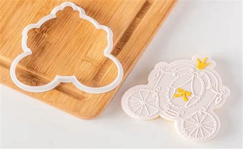 Princess Carriage – Stamp & Cutter SET - Fantasy Cake World