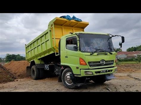 Mobil Dump Truk Hino 500 Jomplang Muatan Tanah Merah Full Bak YouTube