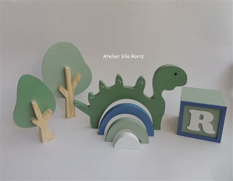 Kit Dino Arco Ris Rvores Pinus E Cubo Letra X Cm Elo