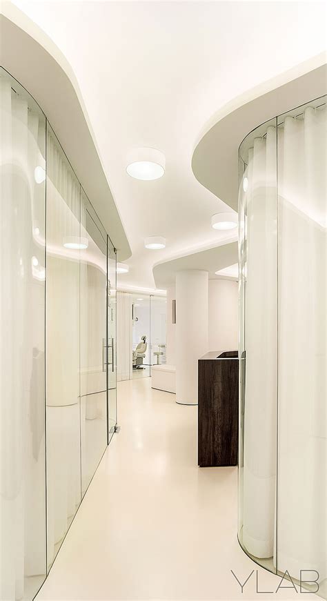 Reforma de una clínica dental por YLAB Arquitectos