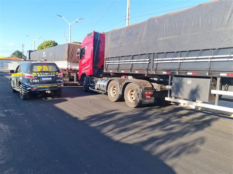 PRF apreende caminhões transportando madeira ilegal em São Raimundo