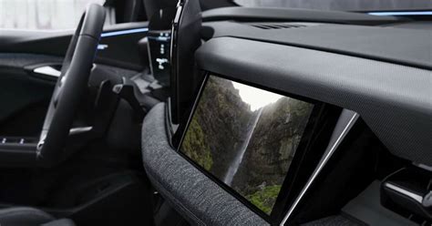 Audi presents the interior of the Q6 e-tron and it's all screens and lights | El Output