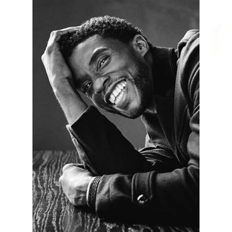 Chadwick Boseman Twitter Hola Telcel