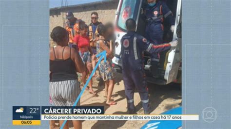 Vídeo Polícia Prende Homem Que Mantinha Mulher E Filhos Em Cárcere Privado Há 17 Anos Bom Dia