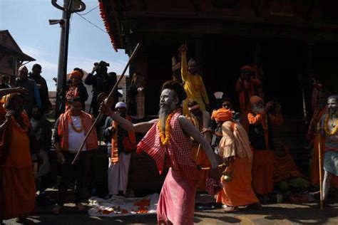 Naga Baba Enters Pashupatinath Temple With Arrival Of Shivaratri