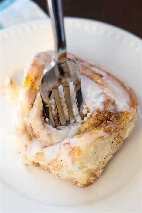 Easy Biscuit Cinnamon Rolls Recipe - Fast Cinnamon Rolls