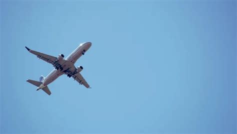 Overleden Man Gevonden In Landingsgestel Vliegtuig Op Schiphol LINDA Nl