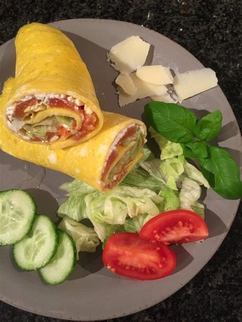 Omelette Wraps mit geräuchertem Lachs und Rucola von Sarovas Chefkoch