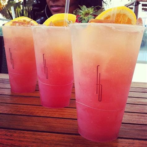 Top 14 Girly Alcoholic Drinks Vodka Strawberry Lemonade Strawberry