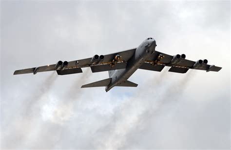 Meet the 'New' B-52 Bomber: How This Old Plane Can Drop Even More Bombs ...