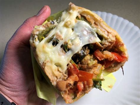 La Azteca, the Gold Standard for Burritos – discovering LA