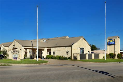 Days Inn & Suites by Wyndham Llano | Llano, TX Hotels