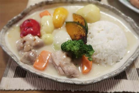 ご飯に合う”クリームシチュー”の晩ご飯 と 黄色い庭♪ Megのつれづれごはん日記