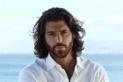 Can Yaman Mostra La Locandina De El Turco Le Anticipazioni Sulla Serie Tv