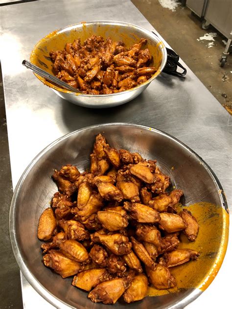 Trash wings- St. Louis,Mo. Do these exist any where else? : r/Wings