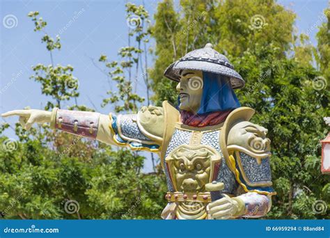 Escultura China Del Guerrero Foto De Archivo Imagen De Desgaste