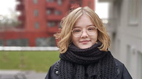 Började sälja sex som åring vill hjälpa andra P Skaraborg Sveriges Radio