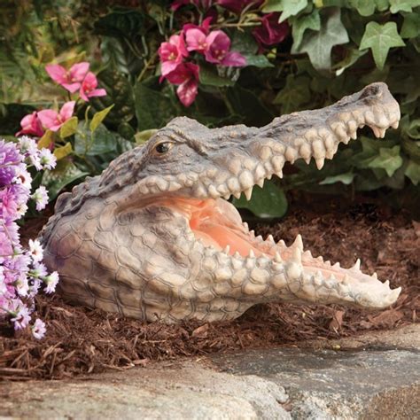 Lifelike Crocodile Head Garden Sculpture Fresh Garden Decor