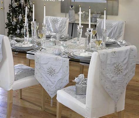 65 Adorable Christmas Table Decorations - Decoholic