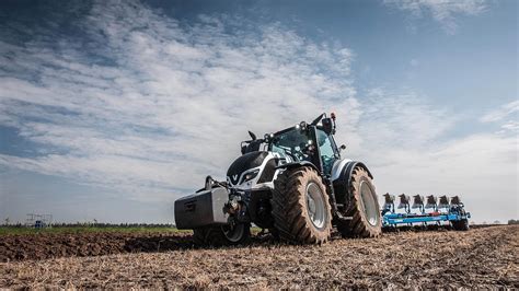 Valtras N154e Versu Nominated For 2020 Tractor Of The Year Award