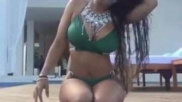 Striking Hot Babe Porn