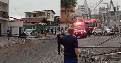 Carro Colide E Derruba Dois Postes Em Cambori