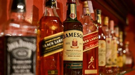 Why Irish Whiskey Is The Best For Beginners, According To An Expert