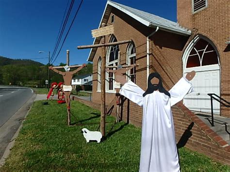 Boones Mill Church Stages Roadside Scenes To Share Easter Story