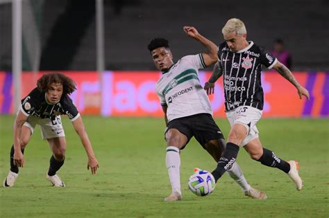 Já rebaixado Coritiba se despede da Série A perdendo para o