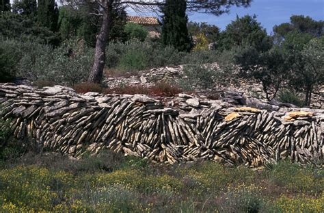 Empilement Oblique De Lauses Gordes Vaucluse Christian Lassure