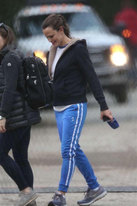 Jennifer Garner - On set of Yes Day in Los Angeles-05 | GotCeleb