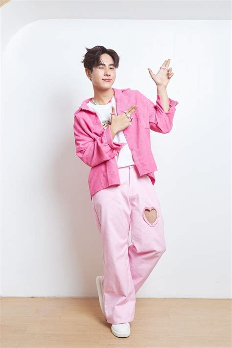 Pin By Ken On Bl Pastel Aesthetic Outfit Pastel Aesthetic Outfit Men