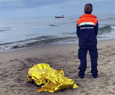 Fiumicino Identificata La Donna Trovata Morta In Spiaggia A Passos