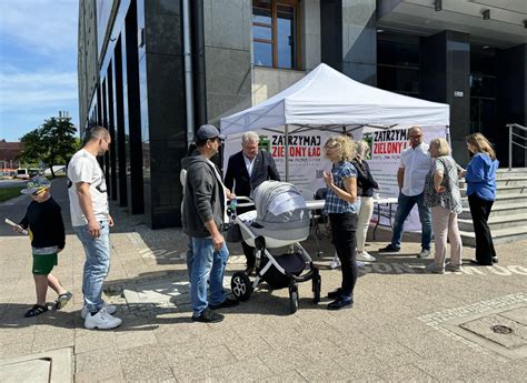 Piotr Duda Zach Ca Do Sk Adania Podpis W Pod Wnioskiem O Referendum Ws