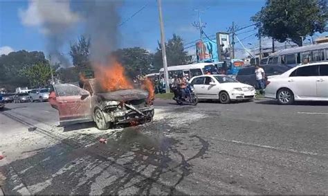 Se incendia vehículo próximo a multiuso donde Abinader realizará acto