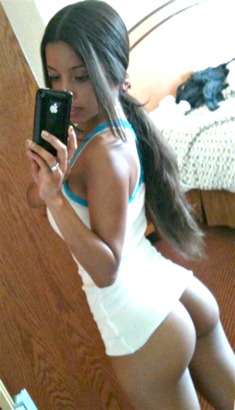 Perfect Babe Without Panties Self Shot Pic Sex