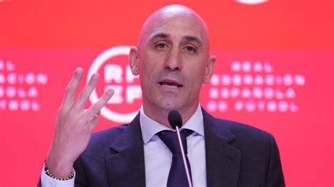 Luis Rubiales “acepta su derrota” y dimite de sus cargos en la UEFA y ...