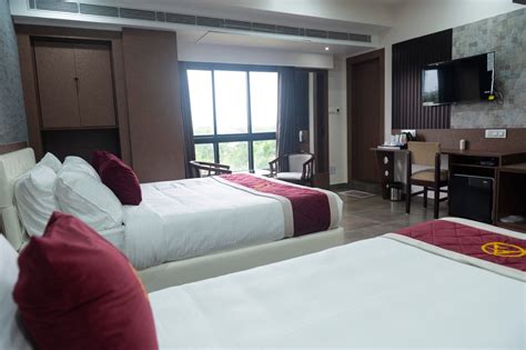 Luxurious Stay Awaits You Deluxe Suite Room Service And More The