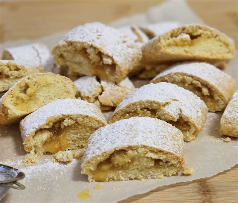 Biscotti Genuini Arrotolati Con Marmellata Dolce Ricetta Senza Burro