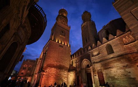 Al Muizz Street In Old Cairo Al Muizz Street Cairo Attractions