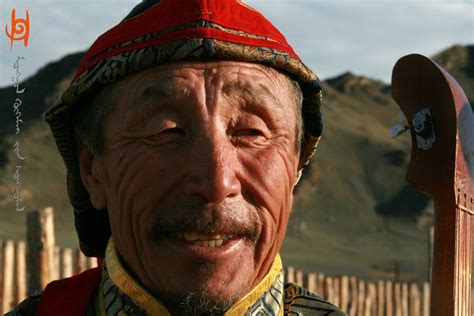 Anthology of Mongolian Khöömii – Routes Nomades
