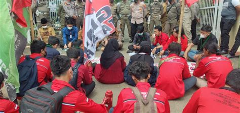 Geruduk Kantor Walkot Serang Mahasiswa Nilai Kepemimpinan Syafrudin