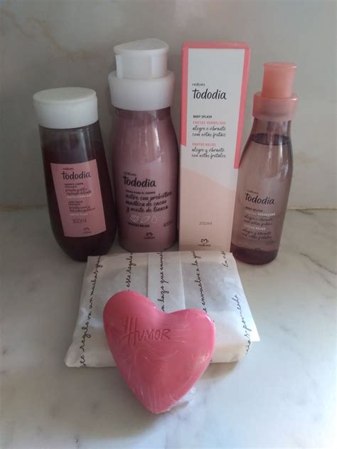 Kit Frutos Rojos Natura Shampoo Bottle Beauty Bottle