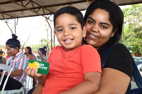 Governo De Goi S Entrega Mais Cart Es Do Aluguel Social E Escrituras Em